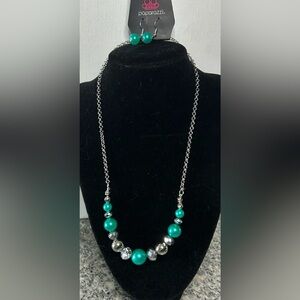Paparazzi Silver and Teal Necklace Set